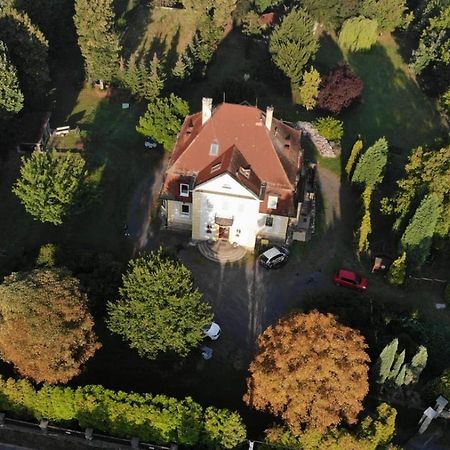 Ubytovani V Soukromi Rodinne Vily V Decine Exterior photo